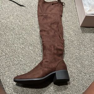 Size 9 thigh high chocolate boot